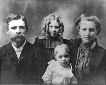 Thomas Samuel Yates family in 1903
