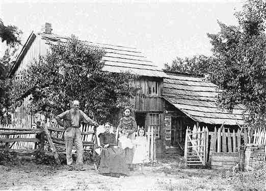 John Thompson and Margaret Frances (nee McKay) Lee<BR>with two of their nieces