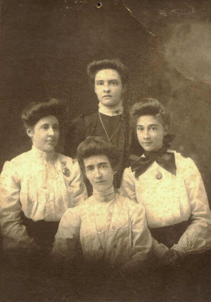 pw-gordon-gola.jpg (20173 bytes)