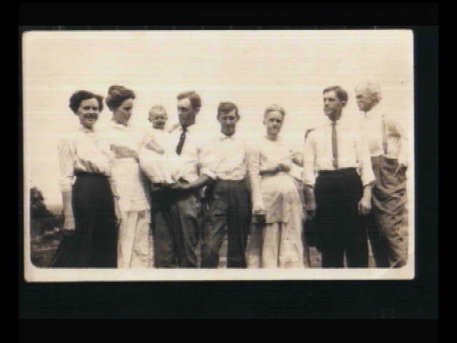 pw-massie-family-1913.jpg (24957 bytes)