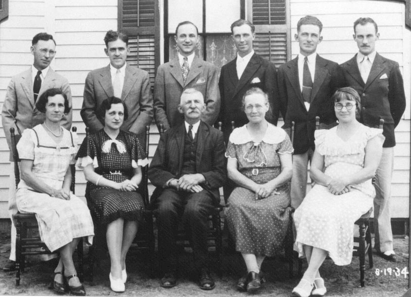 pw-myers-john-family2.jpg (125800 bytes)