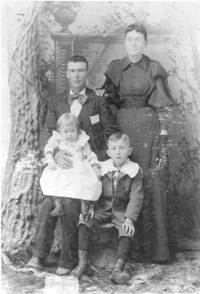 pw-rose-james-family.jpg (386191 bytes)