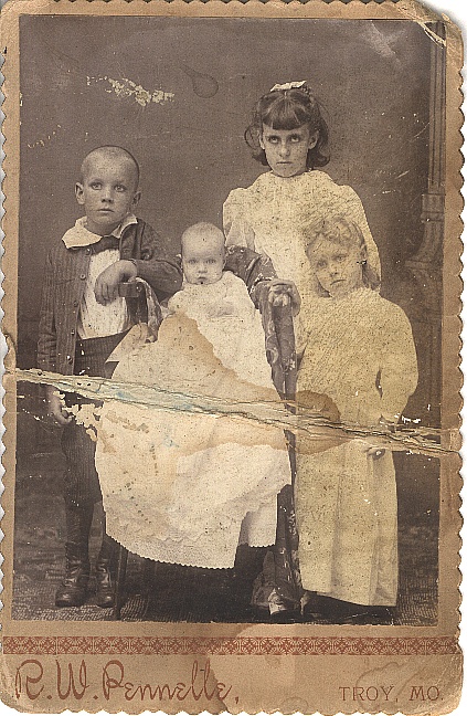 pw-russell-kids.JPG (176159 bytes)