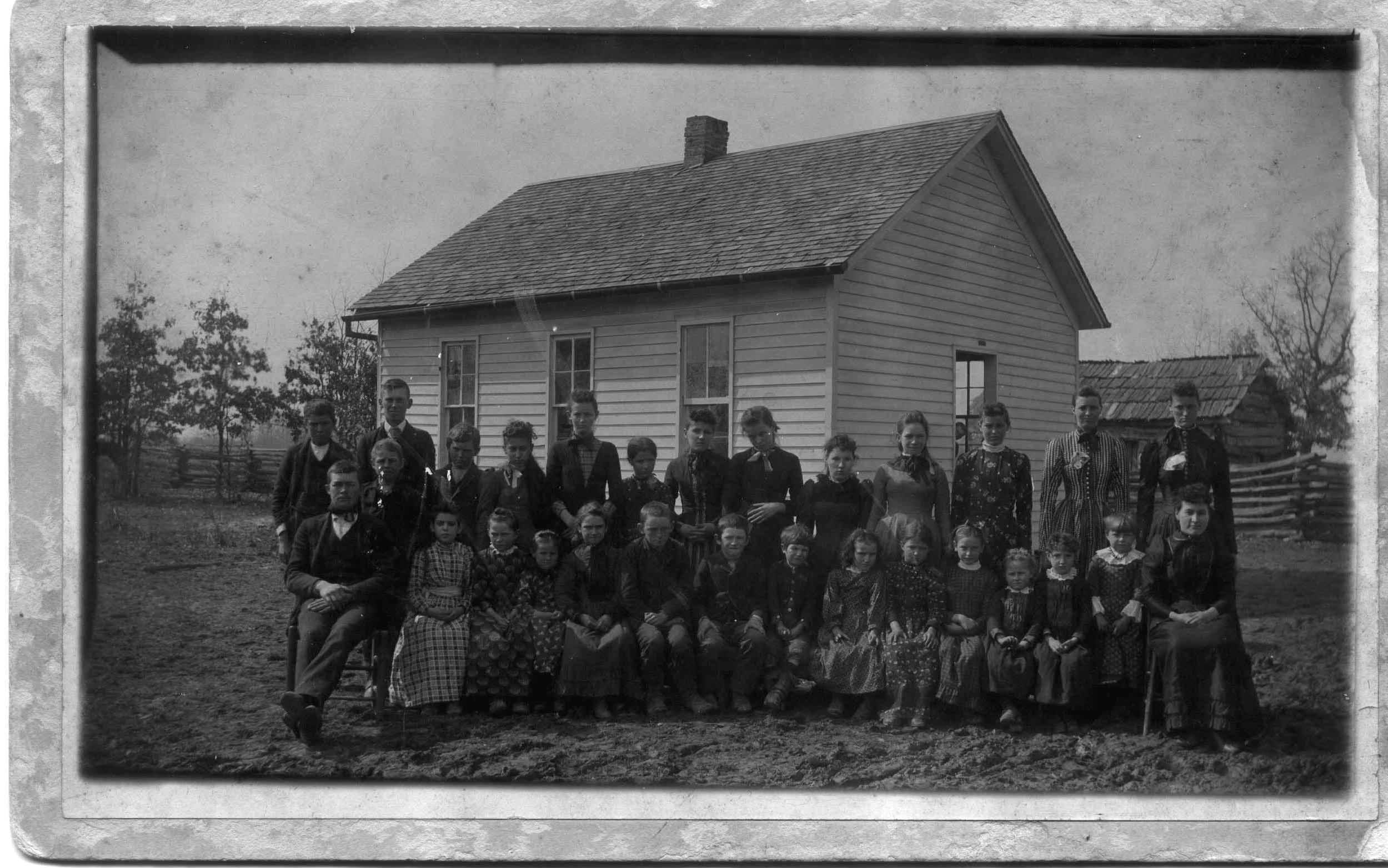 pw-william-walker-and-family.jpg (46106 bytes)