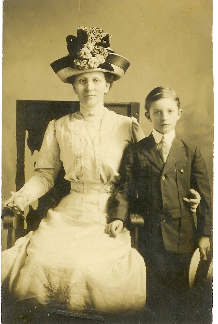 pw-wells-lutie-kenneth.jpg (283227 bytes)