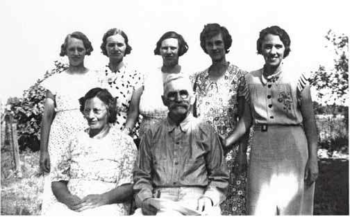 Thomas Samuel & Susan Ariminta (Dixon) Yates with their daughters in 1936, married 40 years