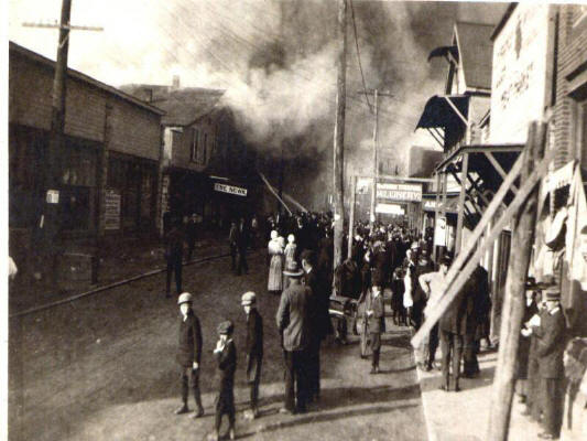 btfire_1916_1.jpg (45497 bytes)