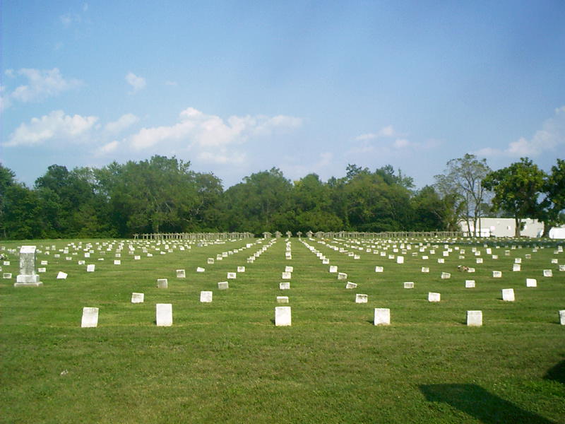 state_hospital_cemetery2.jpg (100180 bytes)