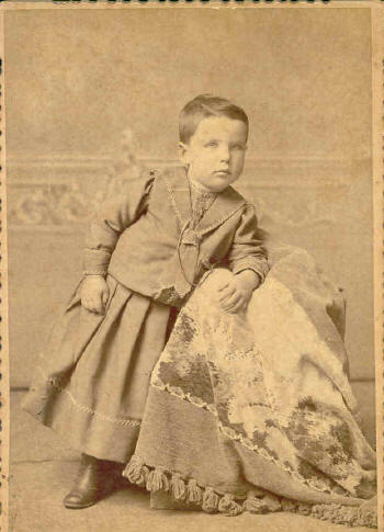 boy_about_5yrs.jpg (30885 bytes)