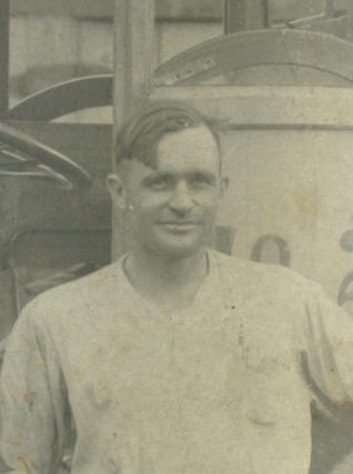 man3.jpg (15644 bytes)