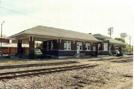 mopac_rrstation_bismarck.jpg (35295 bytes)