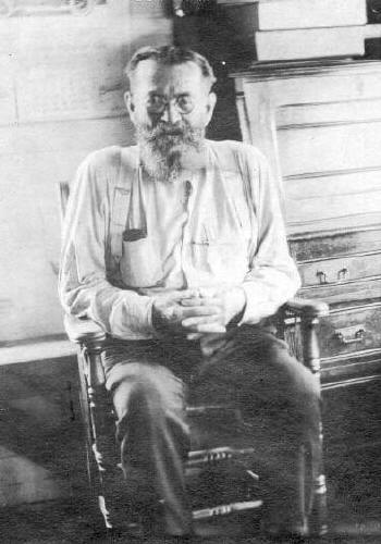 louis_marchand_1926.jpg (12043 bytes)