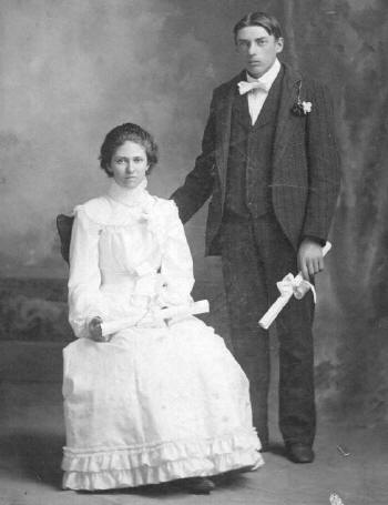 mary_frank_marchand.jpg (21257 bytes)