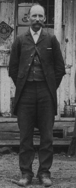 moore_james_william.jpg (32417 bytes)