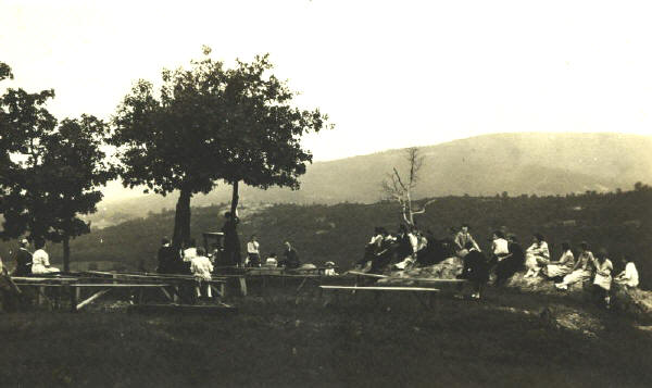 arcadia_valley.jpg (34903 bytes)