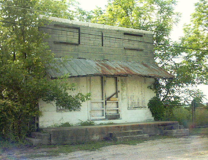 gumbo_store.jpg (111275 bytes)